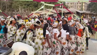 shahararnan mawakinnan nuha dan hausa achi gaba da ziyarta biki a agidan masarauta entertaiment
