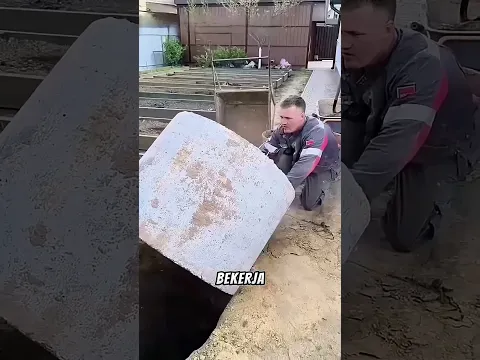 Ayah Mengubah Lubang Menjadi Sumur untuk Menyelamatkan Desa! 💧🥹 #shortvideo