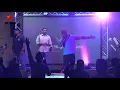 Abraham Velázquez.  Me amas como soy