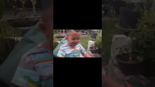 Nyari kado ulang tahun adeku