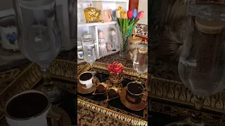 تشربي معي قهوة اليوم ياريت 