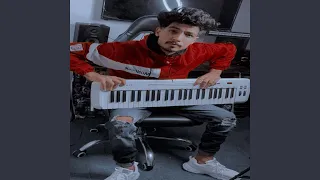 يسلم بويا اللي رباني علي الراس انشيله 