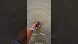 وجدت هذه الفتاة شيء نادر على الشاطئ 