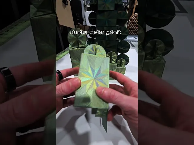 Auto locking party favor / trinket box video thumbnail
