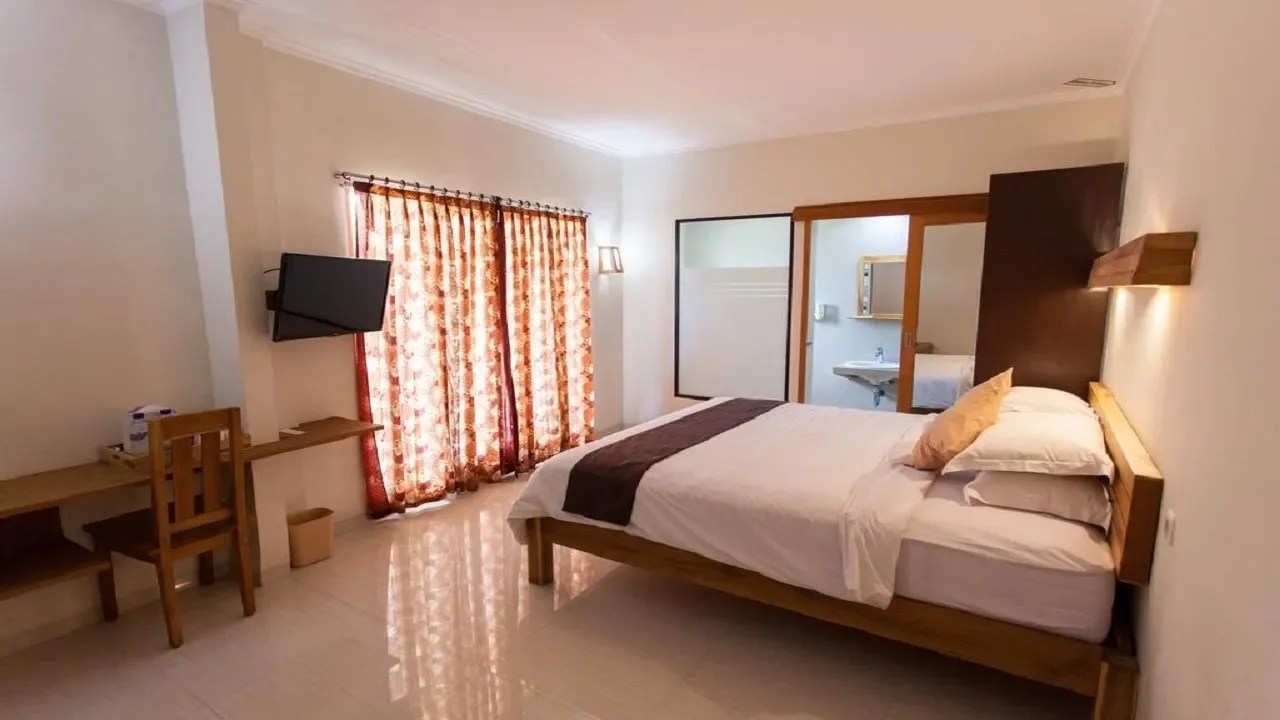 
          
          
          
            
            Angler Guest House Malang, Setara Hotel Bintang Tiga dengan Tarif Bersaing
          
        . 