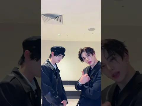 #현진 의 #THIS_AND_THAT Challenge w/ #AND2BLE #앤더블 #한유진 !🐰 #StrayKids #스트레이키즈 #Hyunjin @AND2BLE