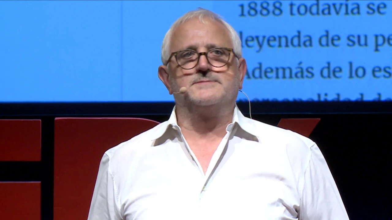Nuestras palabras nos delatan | Javier Blasco | TEDxValladolid