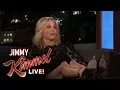 Julie Bowen Photobombed Dolly Parton at the Emmys
