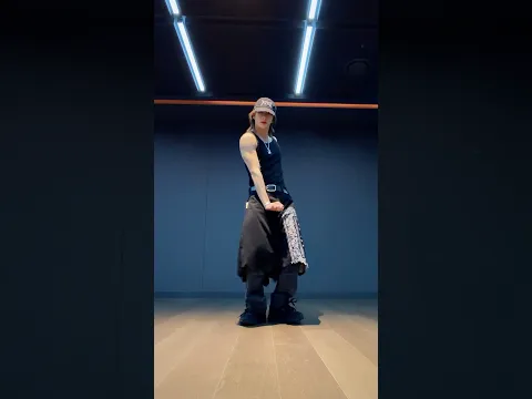 Hyunjin body go