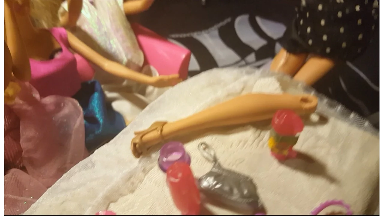 AVIVA THROWS HER LEG REAL HOUSEWIVES OF NEW YORK (doll edition)