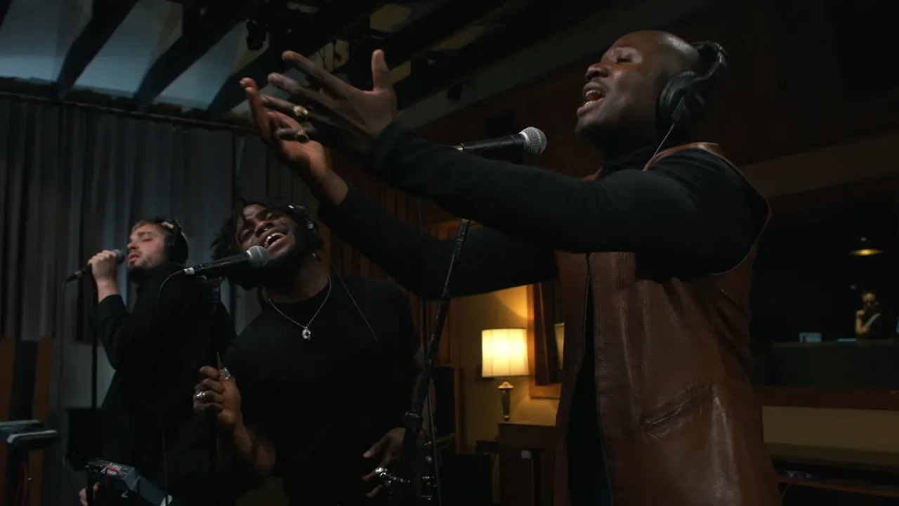 Young Fathers - Wow (Live on KEXP)
