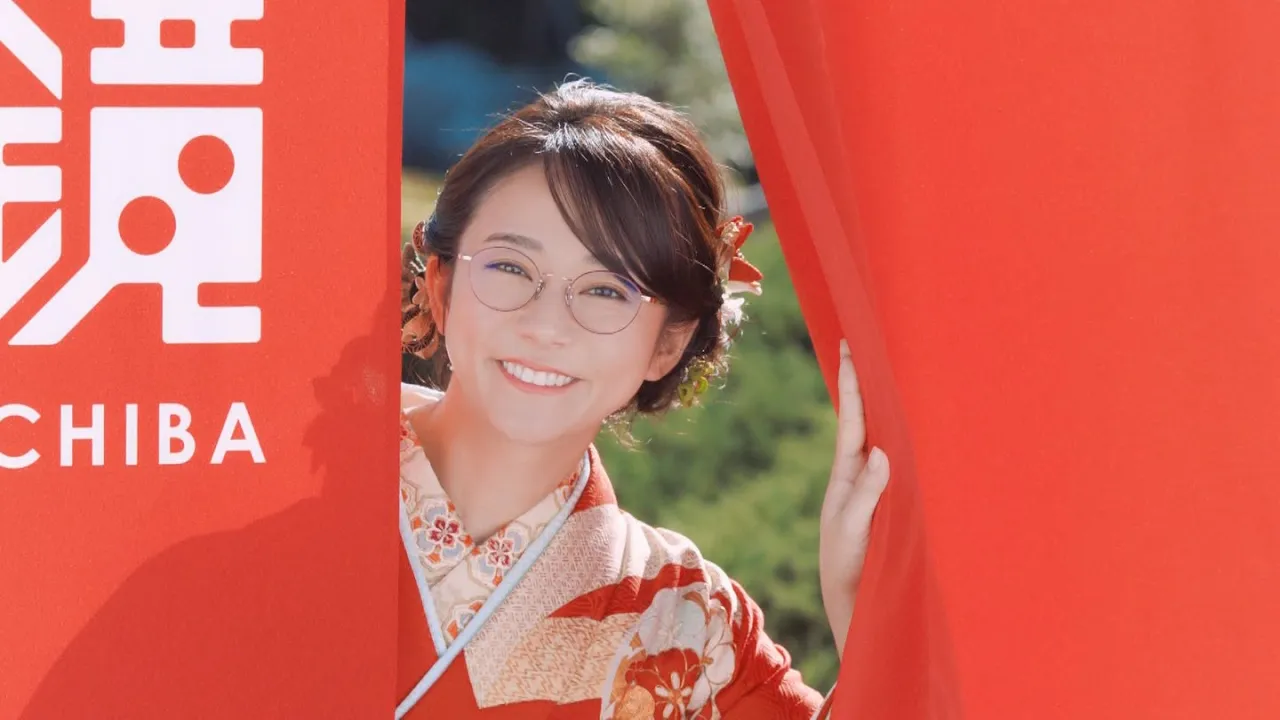 Compilation of commercials from Megane Ichiba. Commercials promoting a secure, worry-free eyeglass life.