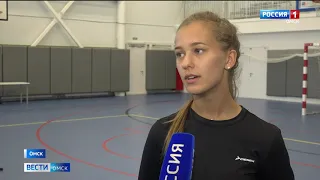 Омской волейбольной команде «Омь-СибГУОР» сегодня вручили долгожданные золотые медали чемпионата России