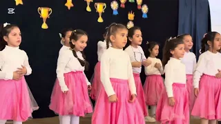 يد تعطي ويد تبني دندنها