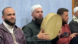 قد بدا إلي     من نفحات الاعتكاف دندنها