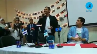 محمد الشرنوبي يطرب طلبة الجامعة الكندية بأغنية  النفسية  دندنها