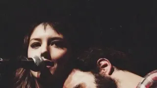 حاله واتس ورده اه يا عيوني بحبك 