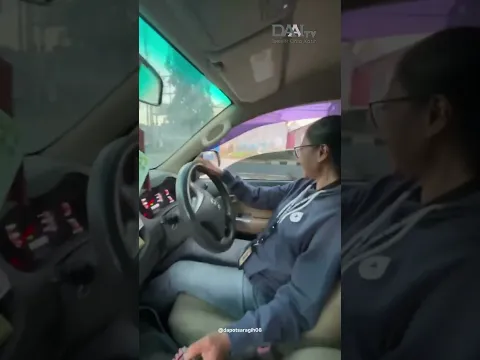 ANAK PAPUA JALAN KAKI 5 KM DEMI PENIDIDIKAN, KAKAK INI BERI TUMPANGAN