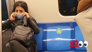 الكبير فى المترو شاهد كيف البنات تنظر عليه 