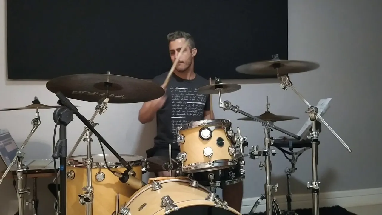 Horn of Puente - Drumset Essencials - Peter Erskine -  (Composed by  Gordon Goodwin) -  Carlos Borim