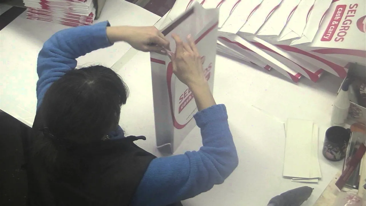 Сборка бумажных пакетов