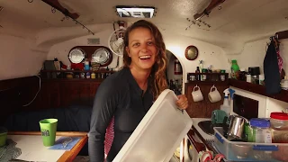 Stingers, Springers and Sand in your Swimmers – Free Range Sailing Ep 91