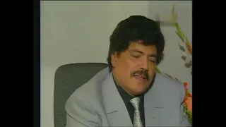 عاشق تريم  الحي في قلوب كل حضرمي ويمني     يحن على تريم ومشهد اول مرة يعرض الفنان ابوبكر سالم دندنها
