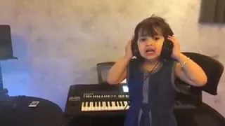 تكبيرات العيد بصوت طفل اجمل صوت أسمعه  في حياتي ماشاء الله ربنا يحفظه دندنها