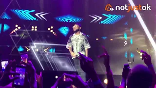 watch davido shutdown soundcity mvp awards with sweet in the middle
