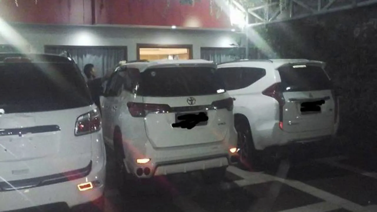 0812.1494.9945 (SMS/WA), Rental Mobil Bandung Jakarta Murah, Aman, Nyaman & Terpercaya