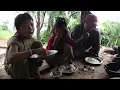 Download Lagu Enjoying meat and rice with family