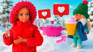Скучно? Мама Барби делает со Штеффи мороженое в снегу! 🍧❄️