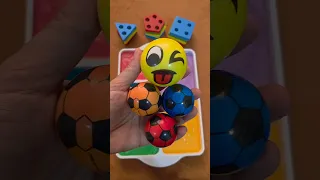 ده شكل ي وأنا بحاول أروق نفسي طلعلي ابو غمازه ولمازه يرخم عليا 