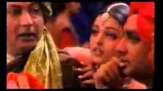 رميت شالها فوق البحر الهايج 