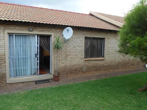 Download MP3 2 Bedroom Townhouse For Sale in Witpoortjie, Roodepoort, Gauteng, South Africa for ZAR 460,000