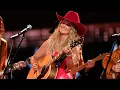 Download Lagu Lainey Wilson – “God Blessed Texas” \u0026 \