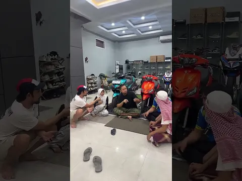 Ada aja alasannya 😂 Hantunya pngn dianterin rose