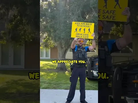 Police Officer Makes a Little Girl’s Day Before School ❤️ #police ￼
