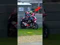 Download Lagu Pengendara motor ini melakukan kesalahan besar❗😂 #shorts #shortvideo