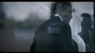 مابتقفش الدنيا  وأدي ناس بتيجي وناس بتروح  يعني جرح بجرح عادي  دندنها