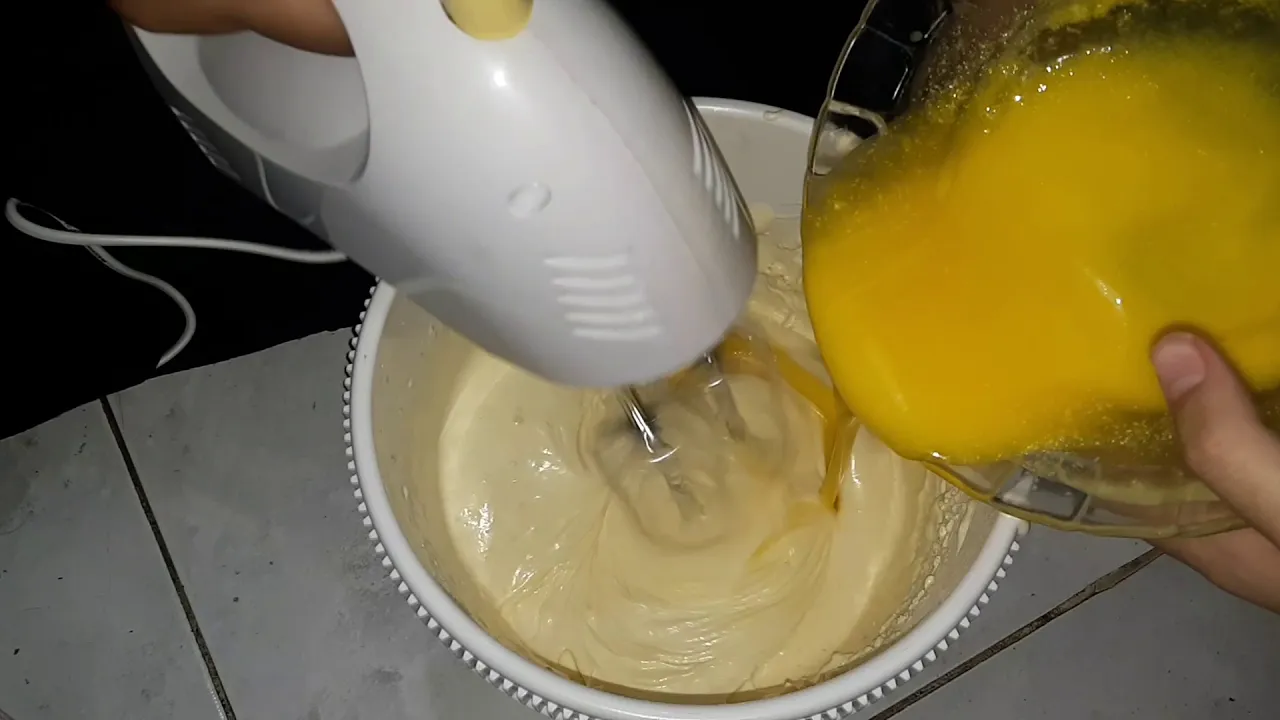 Siapa yang sudah pernah mencicipi kue cubit? Penganan yang sempat fenomenal di berbagai kalangan. Ki. 