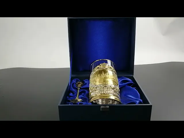 Видео-обзор Подстаканник 'Златоглавая Москва', с посеребрением и золочением
