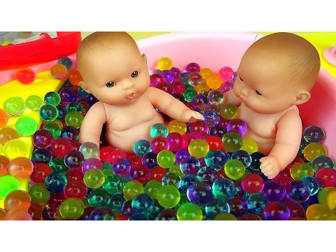 Download MP3 Baby Doll bath toy and Surprise eggs play