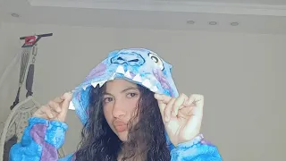 ومهما تحطي أحمر وترسمي تاتو عمره ما يطمر فيه ولا في اللي جابوه وقعدة الخزانة ولا جوازة الندامة  ومهما تحطي أحمر وترسمي تاتو عمره ما يطمر فيه ولا في اللي جابوه وقعدة الخزانة ولا جوازة الندامة