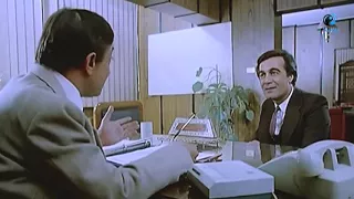 تعقيدات إدارية من أجل تركيب شبابيك مقطع مضحك من فيلم مدافن مفروشة للإيجار 