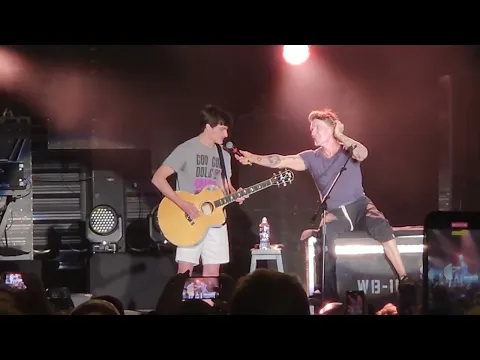 Download MP3 19 yr old Jake Stein plays guitar with Goo Goo Dolls.