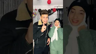 هي هي بسكوتايه فرحان اوي بيكي ربنا يهديكي 