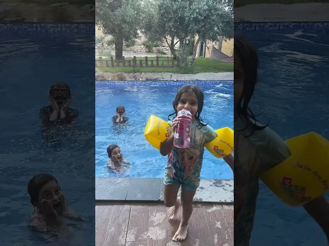 عائشة تغني يا شرطة تعالوا في المسبح!!