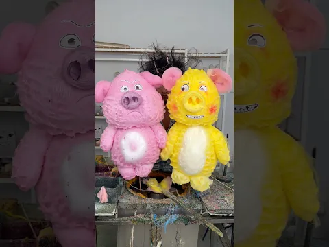 Cotton candy art of a chubby pig 🐷