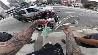 DE CHINELO E SEM RETROVISOR DEU RUIM